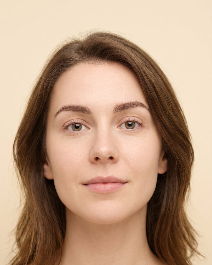 Avant : cils au naturel, sans maquillage