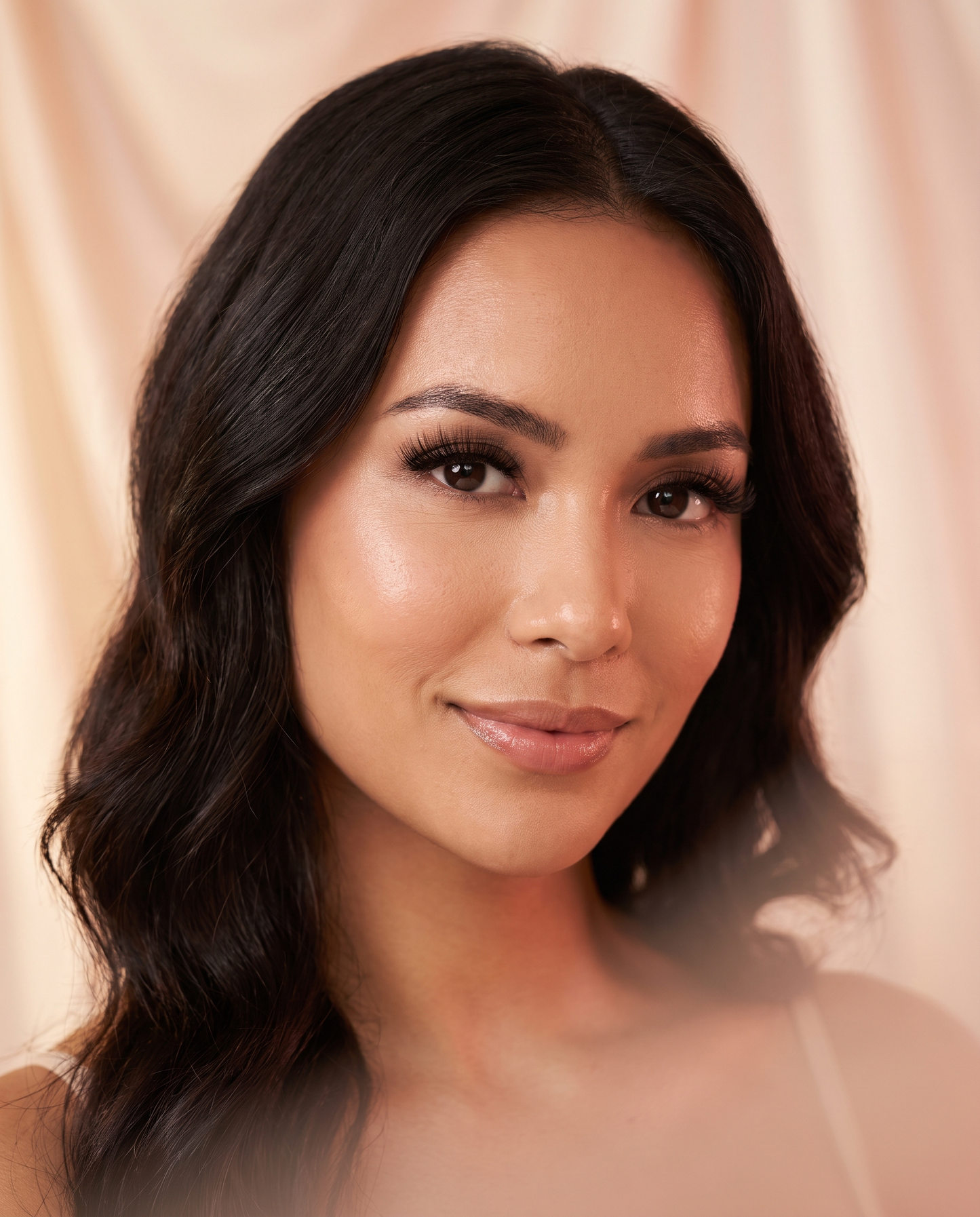 Résultat des cils magnétiques Cléolya sur modèle, regard glam